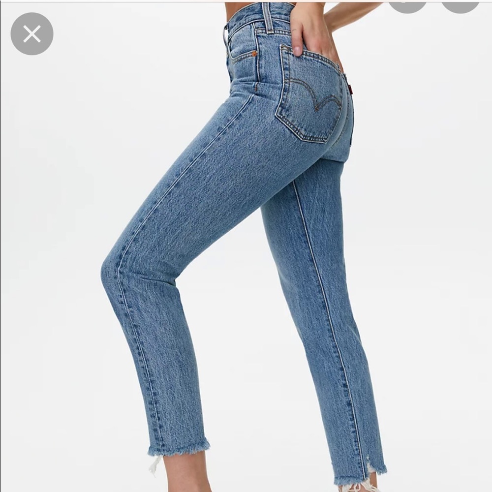 Levi’s wedgie blue jeans